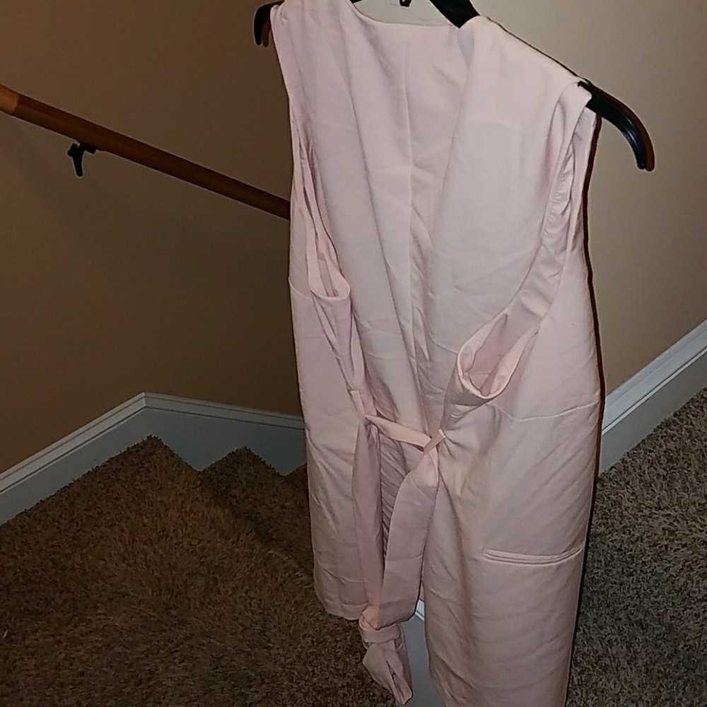 Vest - Picture 2 of 4